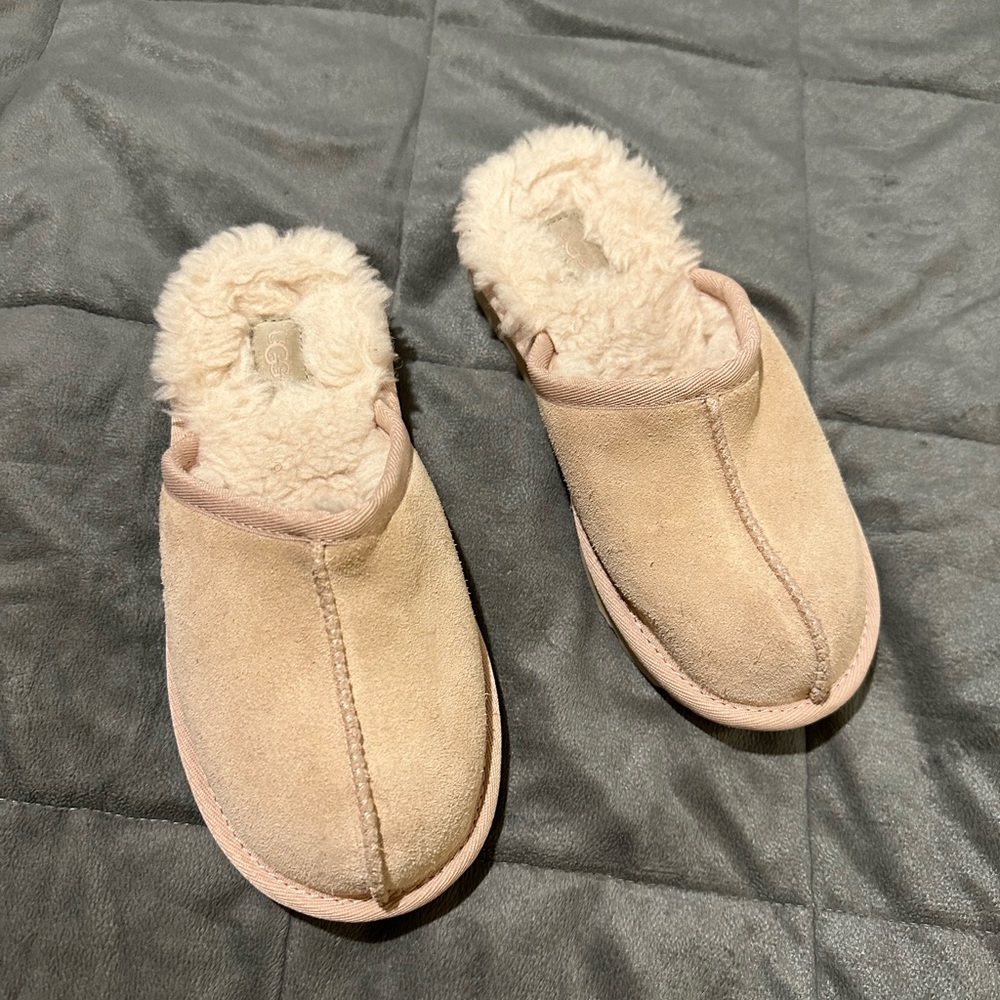 UGG slippers - Picture 2 of 6